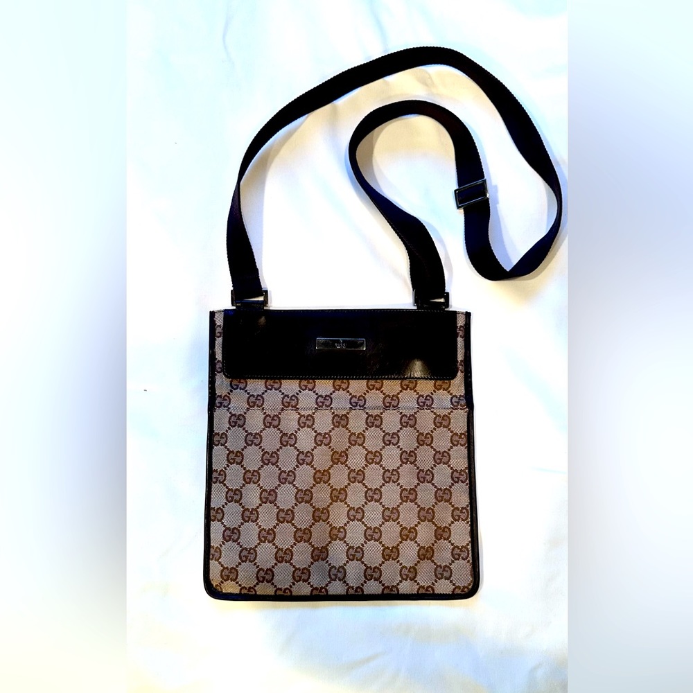 Gucci GG Canvas cross bag